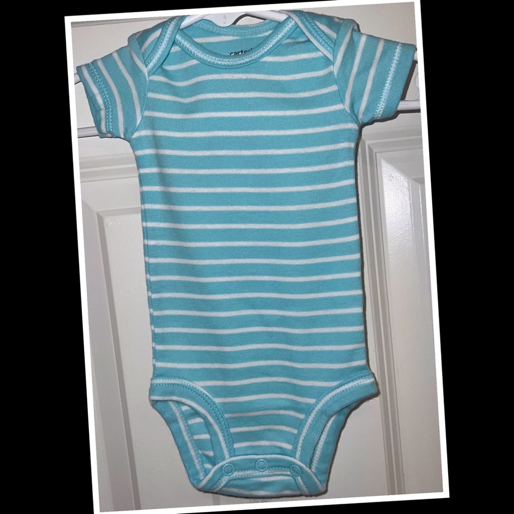 4/$10 •Carters NB light blue onesie👶🏼EUC👶🏼